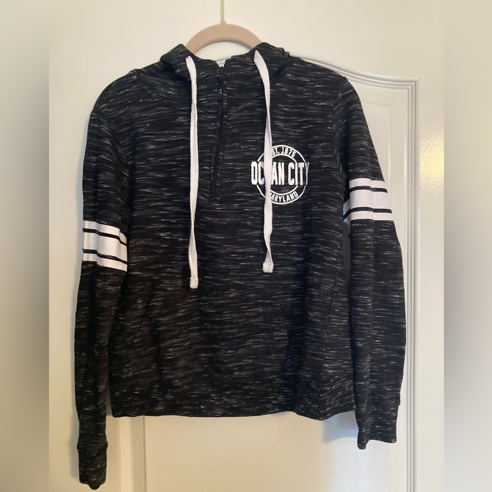 Liquid Energy Apparel Small Black Half Zip Hoodie